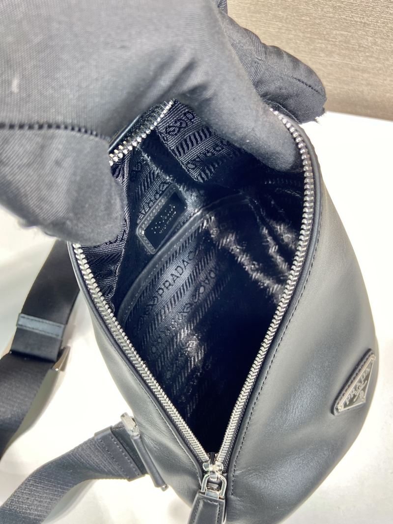 Pra*a triangle pouch